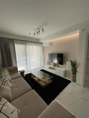 Niarchos apartment III